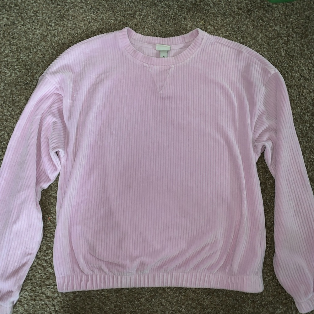Size M ribbed sweater